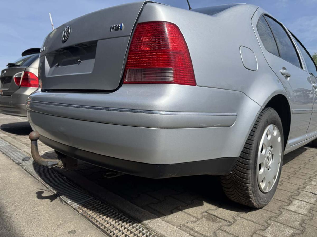 VW Bora original Sto&szlig;stange Stossf&auml;nger hinten LA7W Reflexsilber Limousine Bj.2002